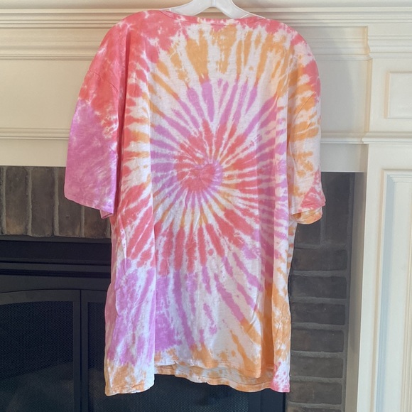 NWOT Lucky Brand Tee Size Large. Naturally Lucky - with Floral and Tie-Dye - Picture 4 of 5